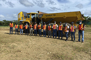 nuevos operadores en el manejo de camion articulado