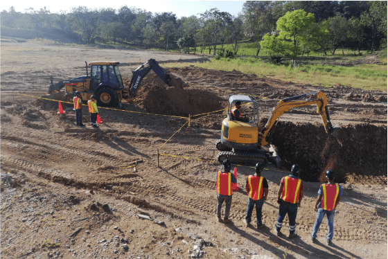inician cursos de excavadora hidraulica y retroexcavadora en panama