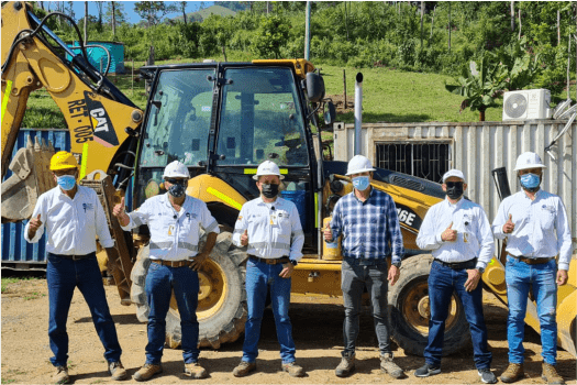 instructores de grupo makro colombia participan en taller de capacitacion
