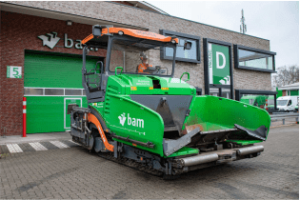 royal bam presenta la primera maquina pavimentadora electrica del mundo portada