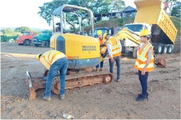 inicia modulo practico de excavadora hidraulica grupo makro 1