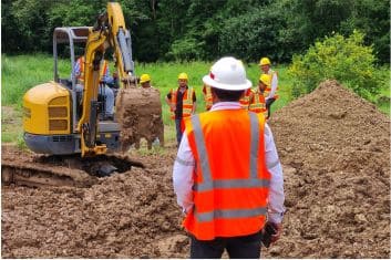 inicia modulo practico de excavadora hidraulica grupo makro 2