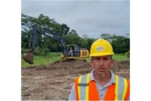 testimonio alexander cedeno estudiante de excavadora hidraulica proveniente de costa rica portada